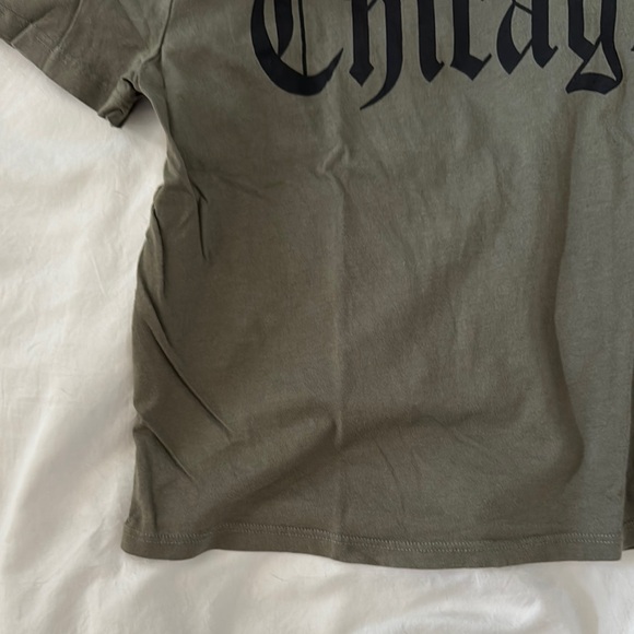 Olive Green 'Chicago' Graphic T-Shirt - Picture 3 of 6
